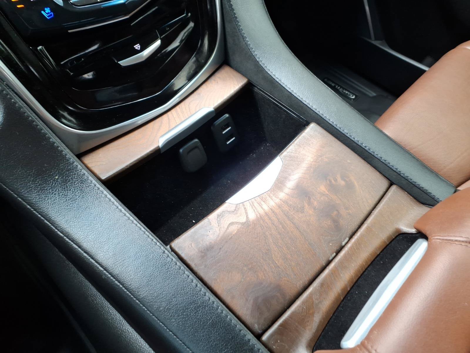 Used 2019 Cadillac Escalade Premium Luxury AWD/4WD image 18