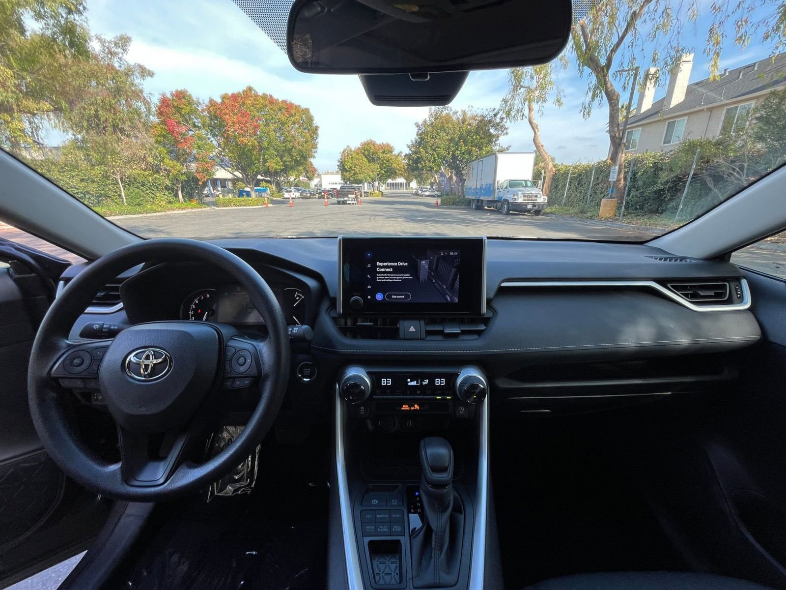 Used 2025 Toyota RAV4 XLE image 32