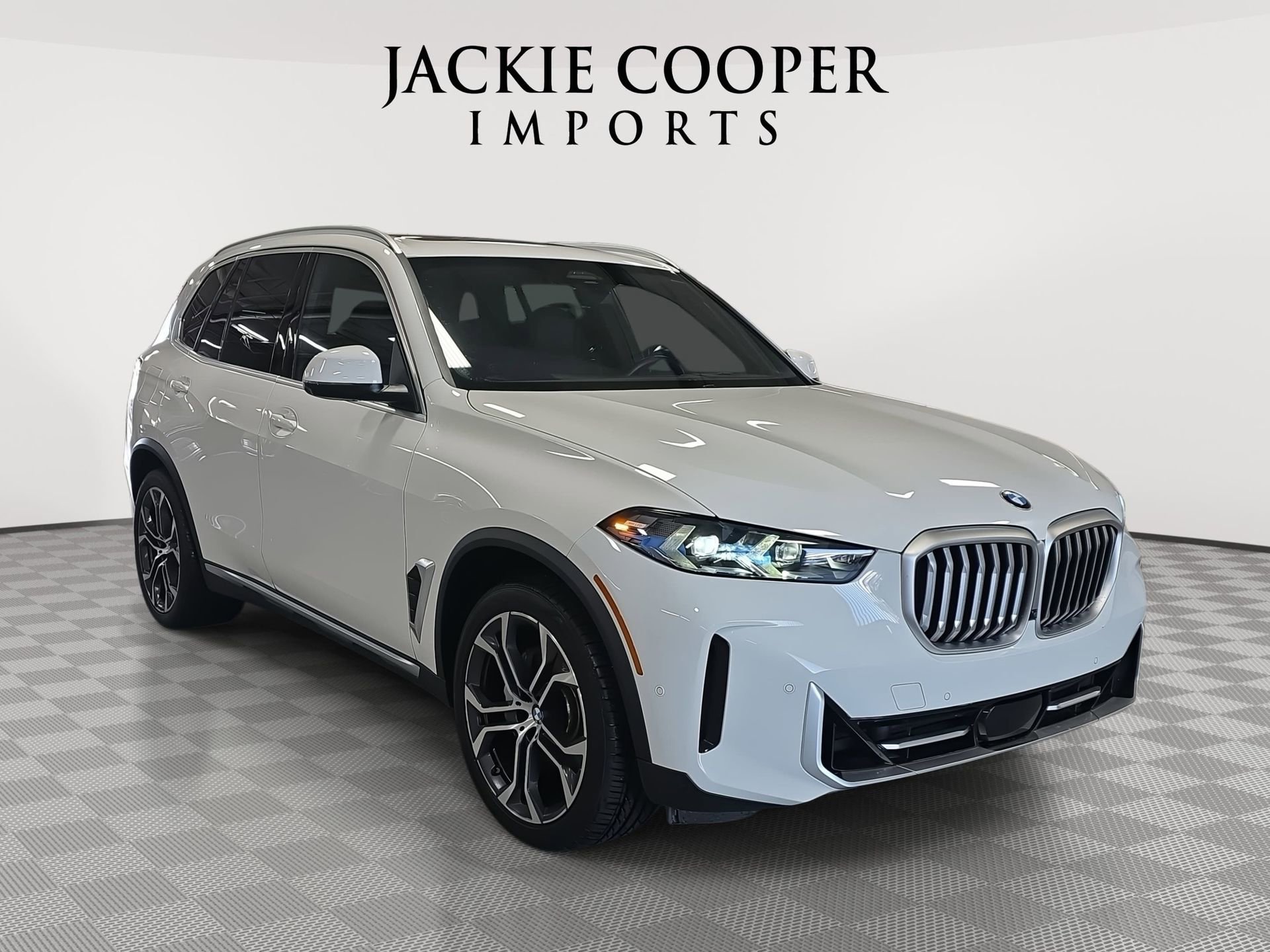 Used 2024 BMW X5 xDrive40i w/ Premium Package AWD/4WD image 3