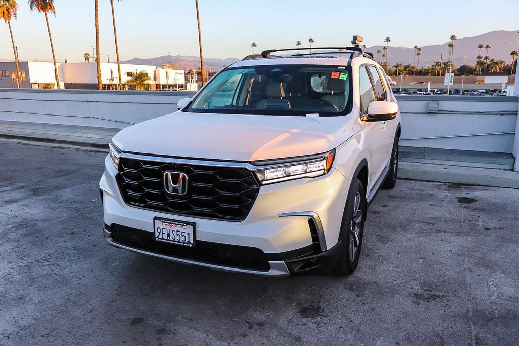 Used 2023 Honda Pilot Elite image 4