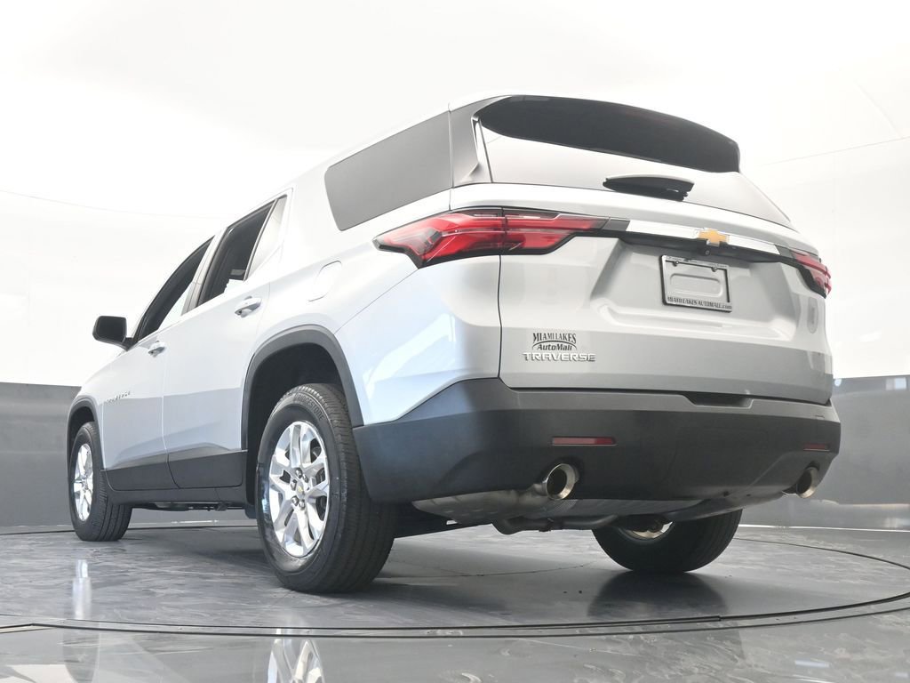 Used 2022 Chevrolet Traverse LS image 54