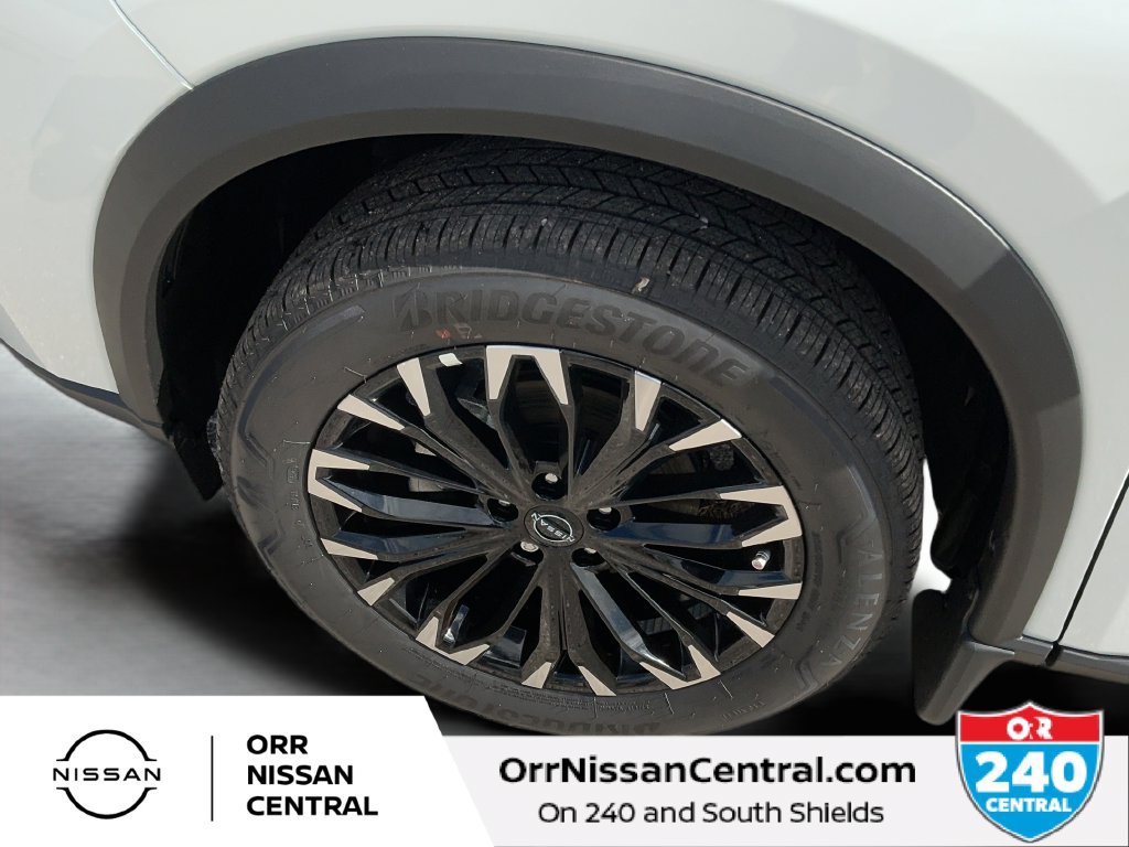 New 2027 Nissan Rogue Dark Armor FWD image 9