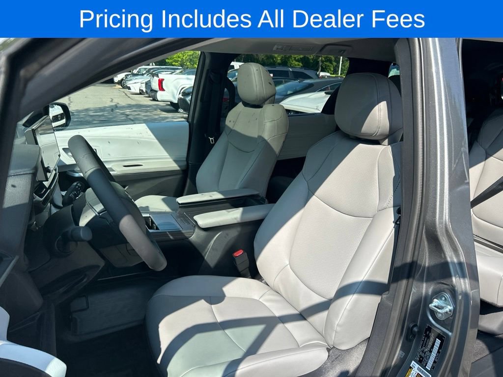 New 2026 Toyota Sienna XLE FWD image 35