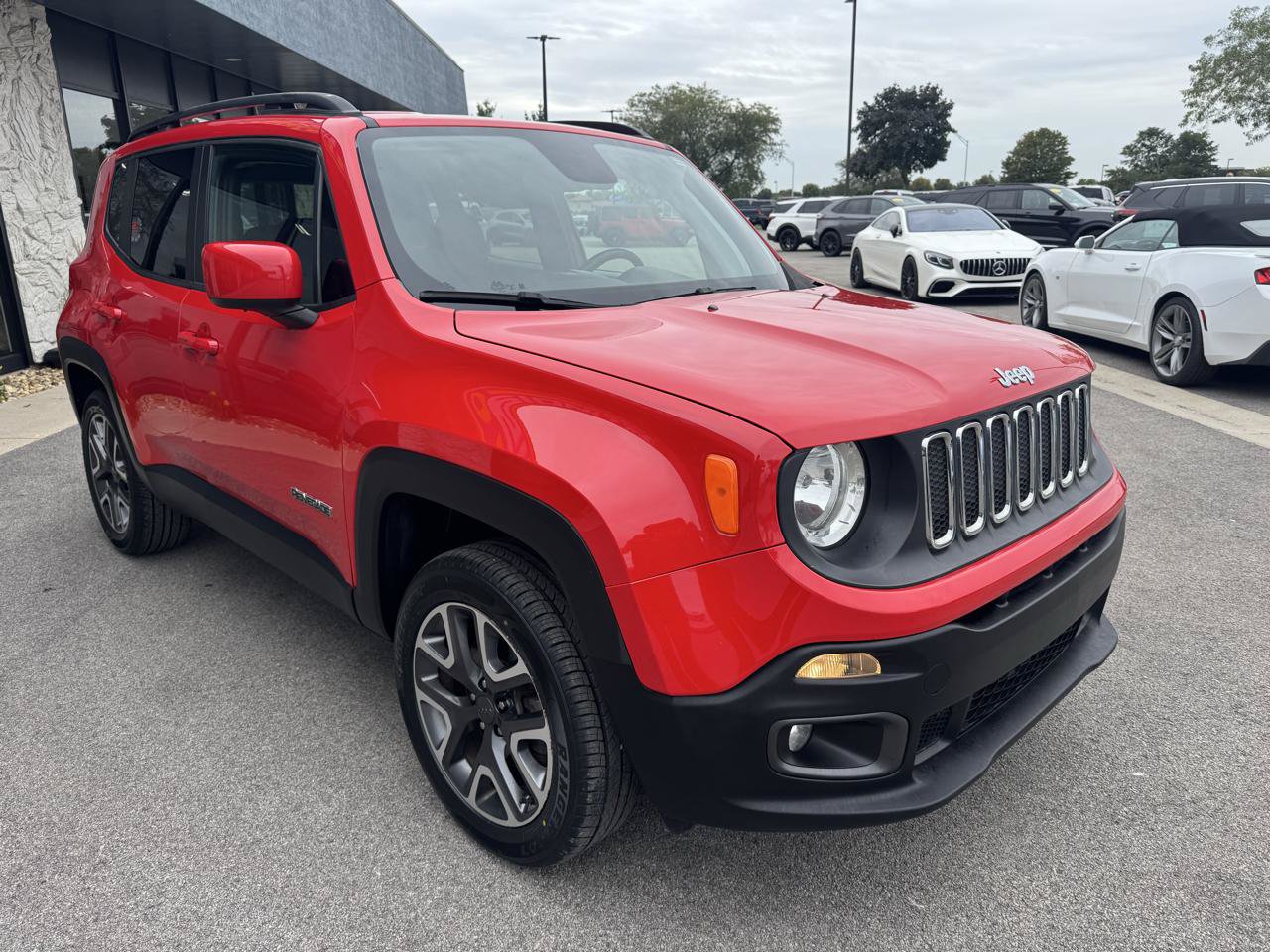 Used 2018 Jeep Renegade Latitude w/ Cold Weather Group AWD/4WD image 10