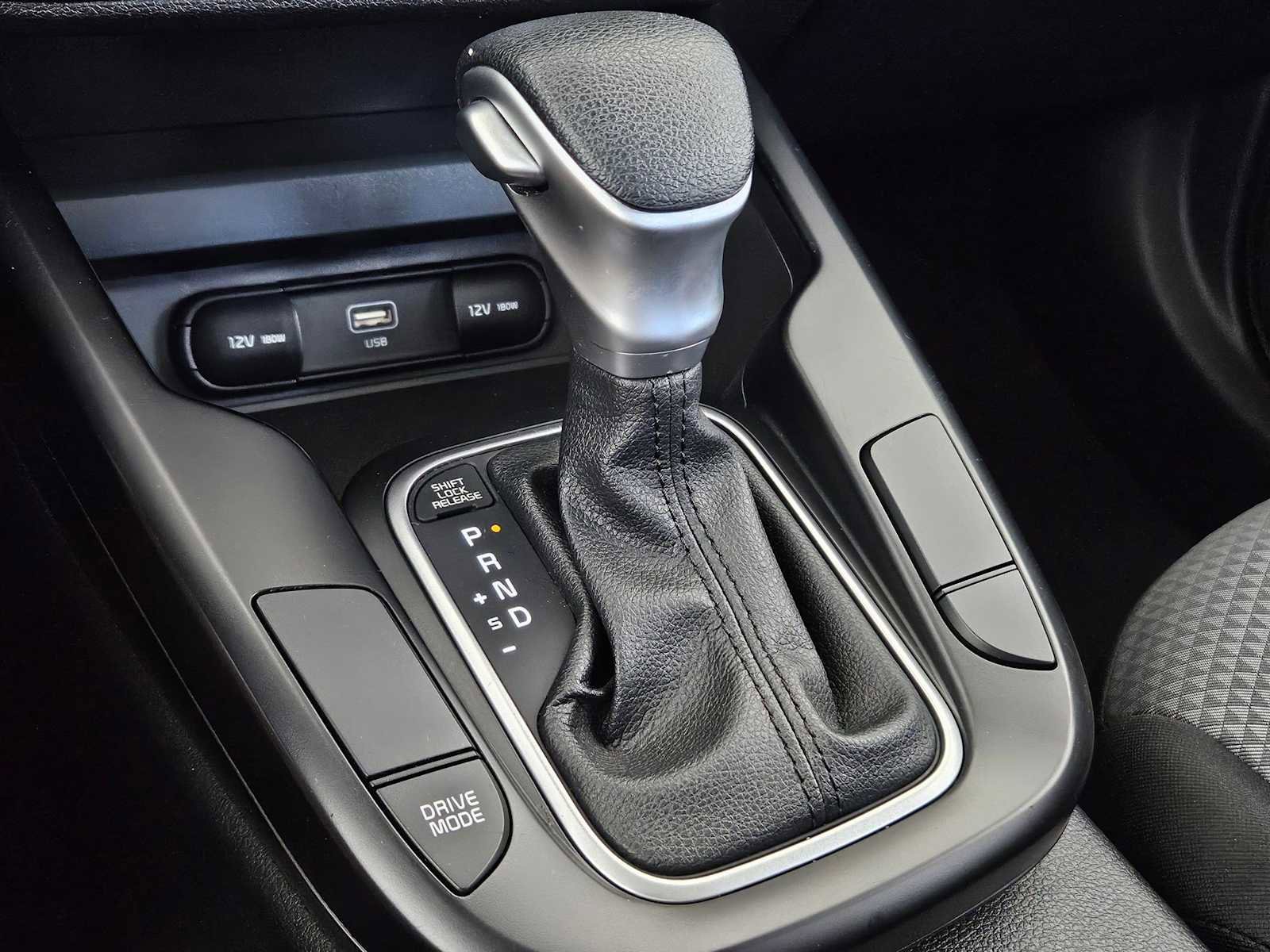 Certified 2025 Kia Soul LX w/ LX Technology Package FWD image 31
