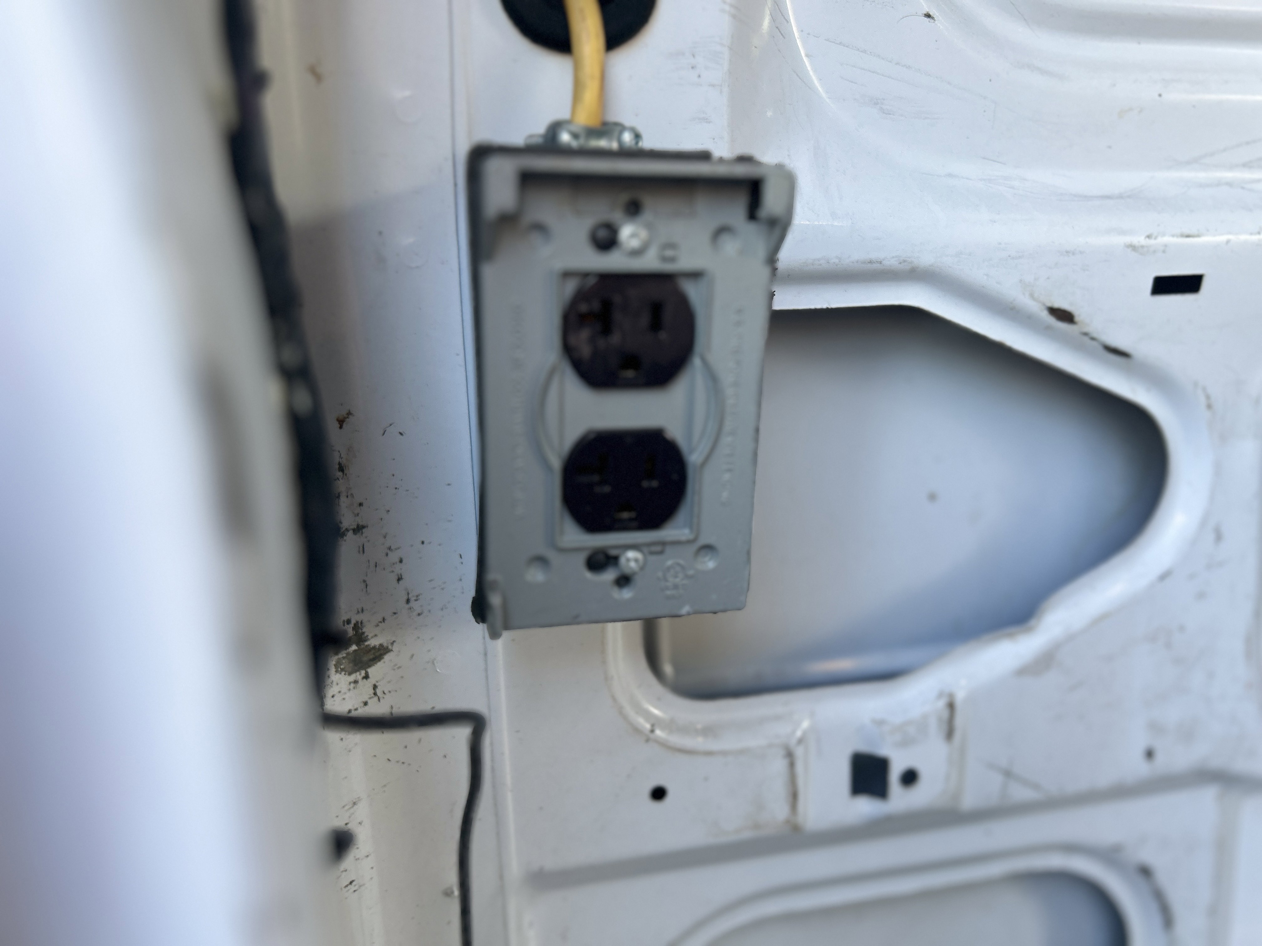 Used 2013 Ford E-150 and Econoline 150 RWD image 9