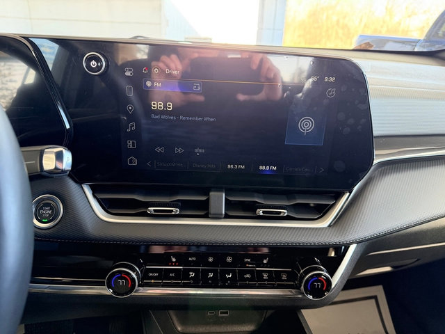 Used 2025 Chevrolet Equinox LT w/ Convenience Package II image 21