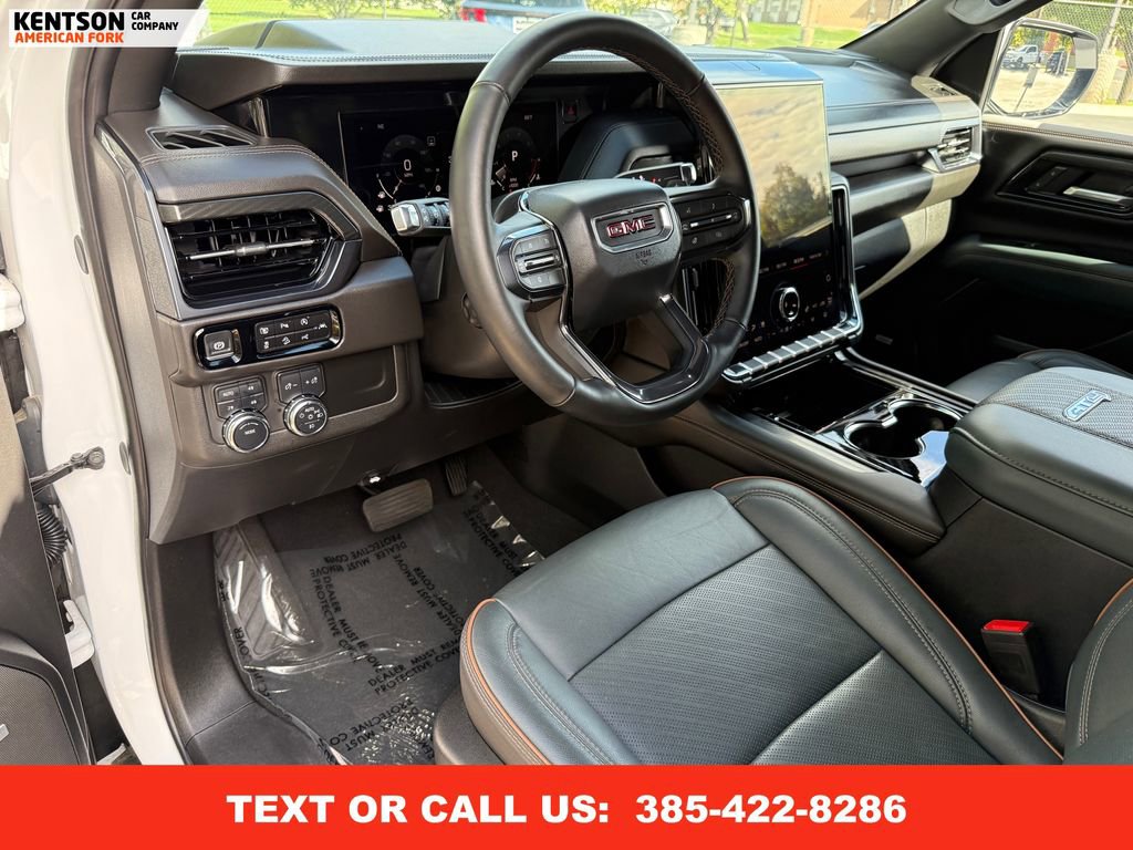 Used 2025 GMC Yukon XL AT4 image 30