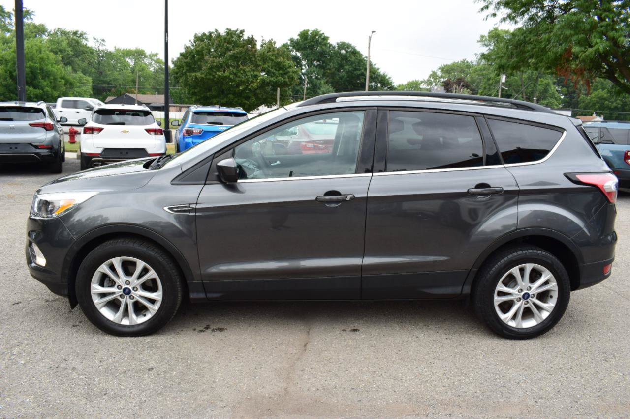 Used 2018 Ford Escape SE FWD image 9