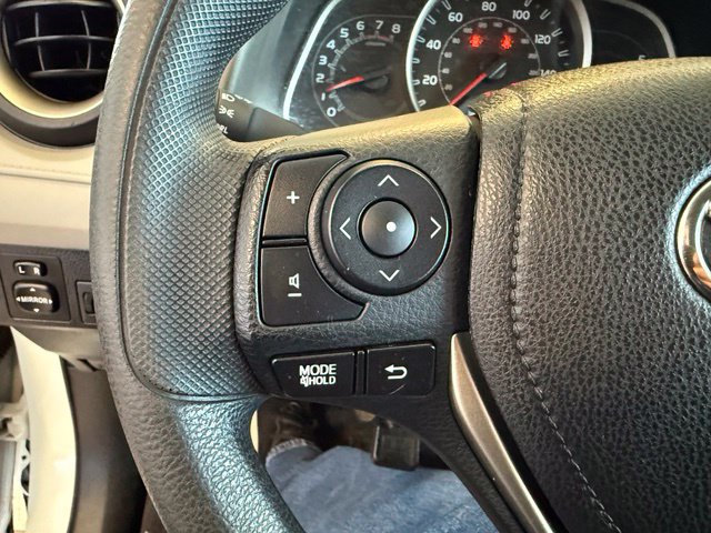 Used 2015 Toyota RAV4 LE AWD/4WD image 18