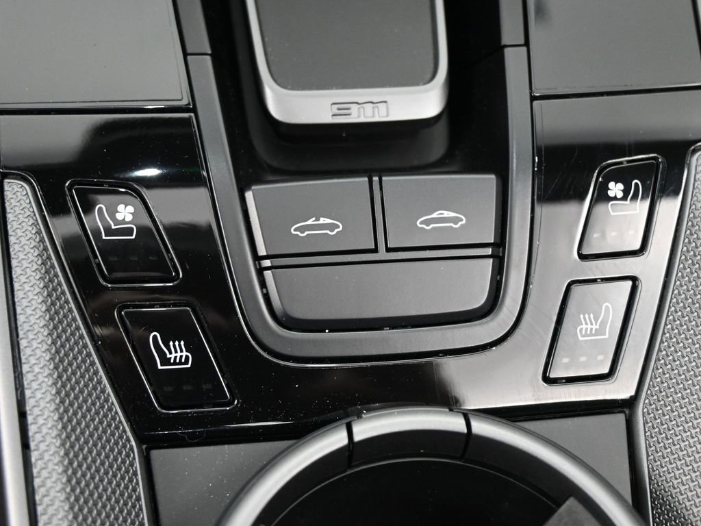 Certified 2022 Porsche 911 Targa 4S AWD/4WD image 15