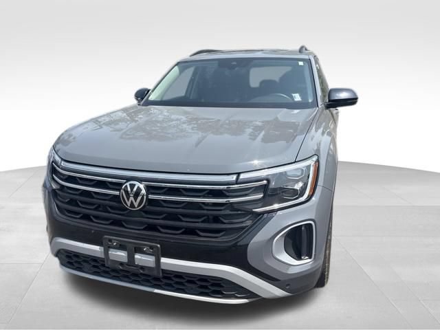 Used 2025 Volkswagen Atlas Peak Edition SE AWD/4WD image 15
