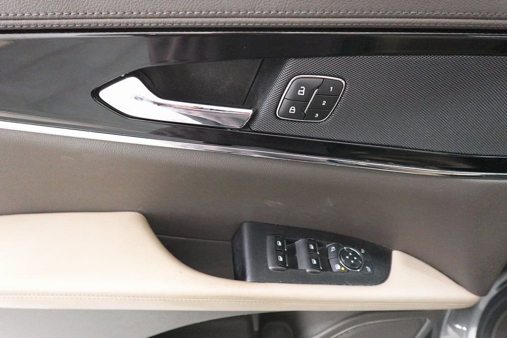 Used 2023 Lincoln Nautilus AWD w/ Premium Package image 9