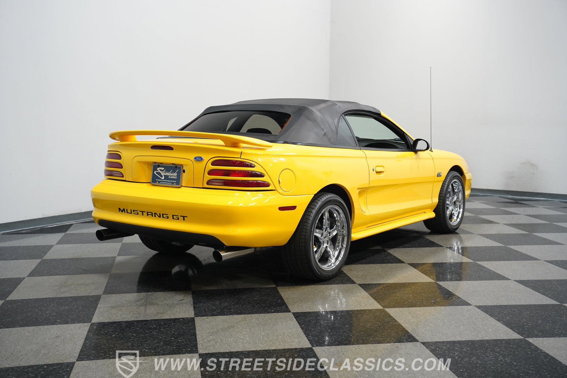 Used 1995 Ford Mustang GT RWD image 11