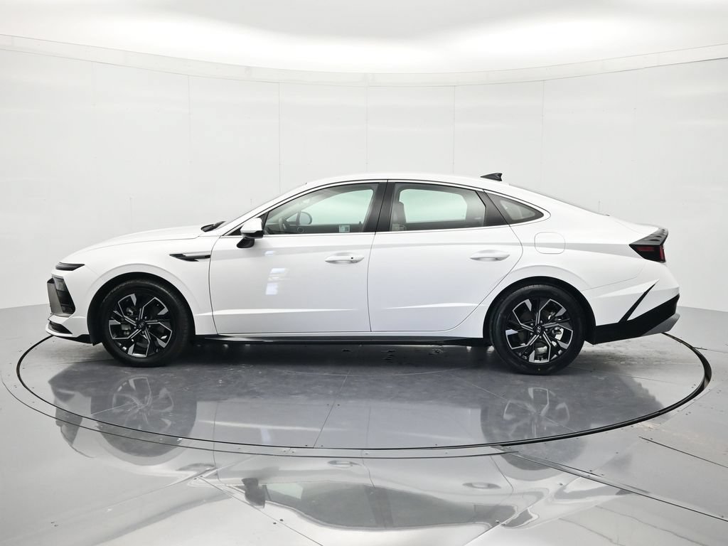 Used 2025 Hyundai Sonata SEL FWD image 8
