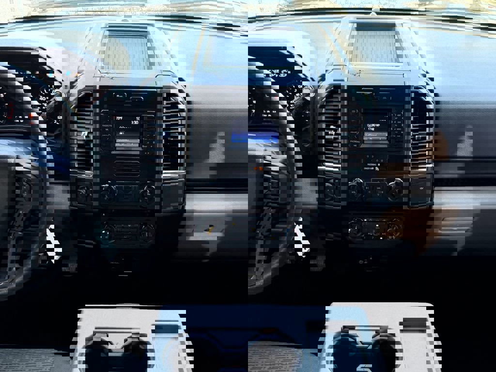 Used 2015 Ford F150 XLT image 16