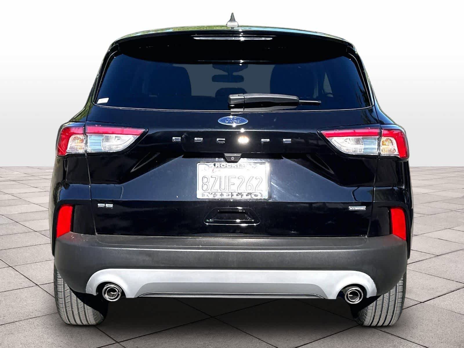Used 2021 Ford Escape SE w/ Convenience Package FWD image 4