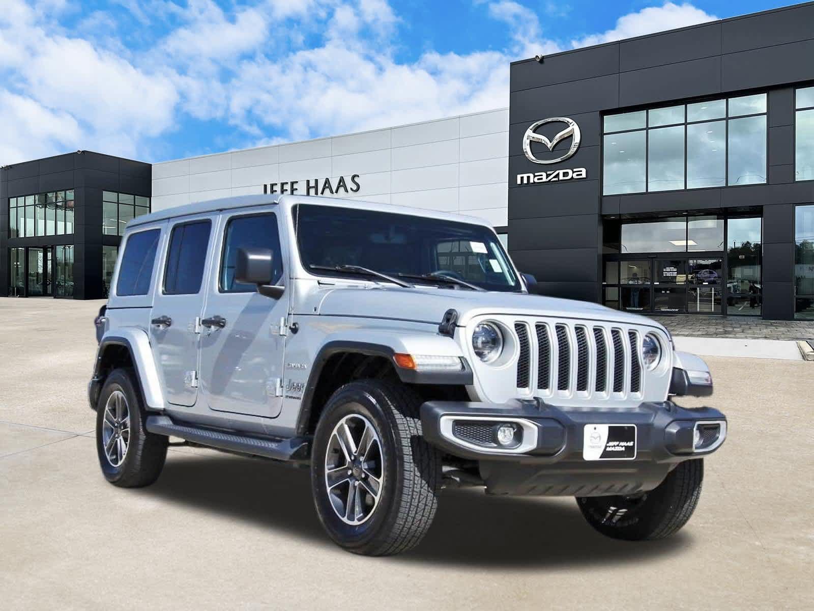 Used 2023 Jeep Wrangler Unlimited Sahara w/ LED Lighting Group AWD/4WD image 4