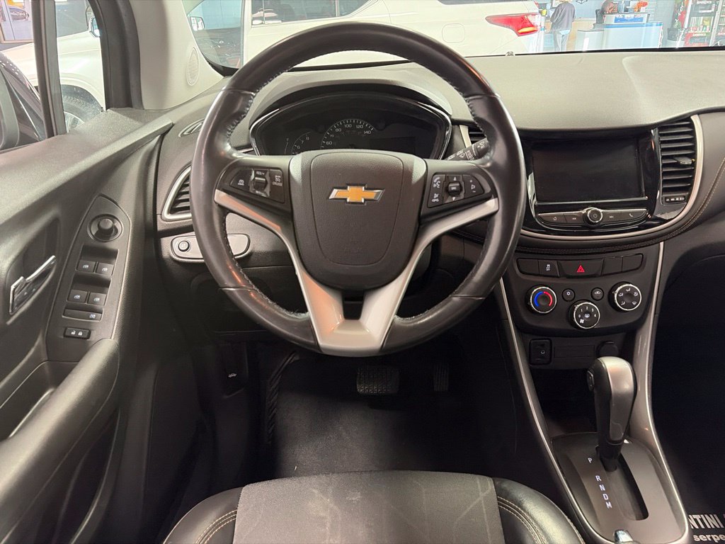 Used 2019 Chevrolet Trax LT w/ LT Convenience Package AWD/4WD image 24