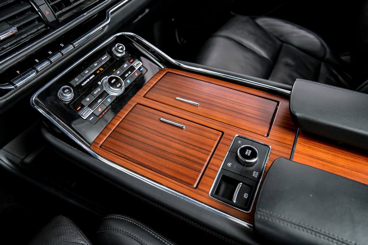 Used 2024 Lincoln Navigator Reserve image 24