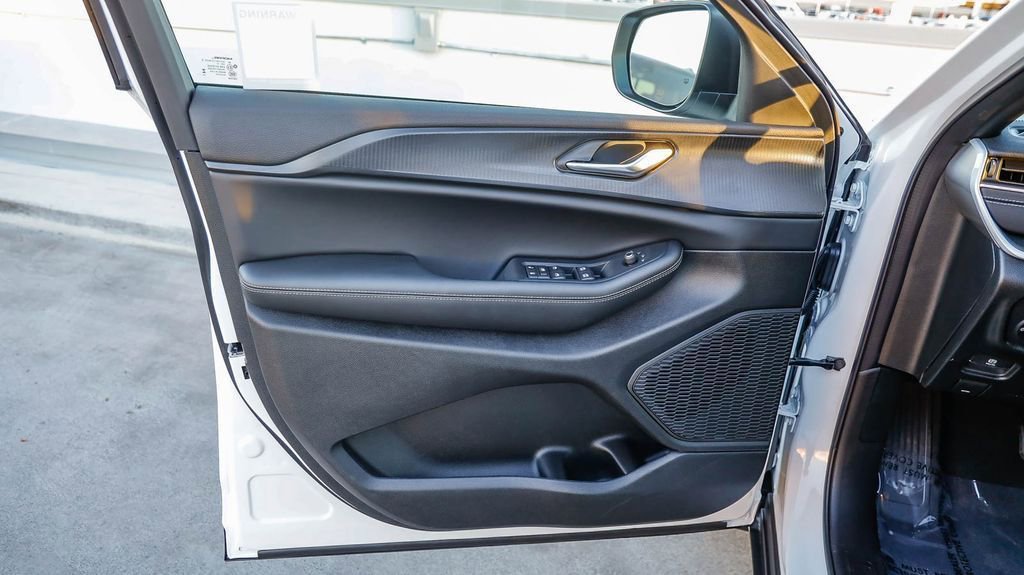 New 2025 Jeep Grand Cherokee Laredo X w/ Luxury Tech Group I image 22