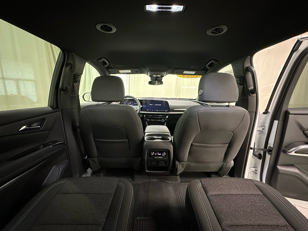 Used 2024 Chevrolet Traverse LT w/ LPO, Floor Liner Package FWD image 20
