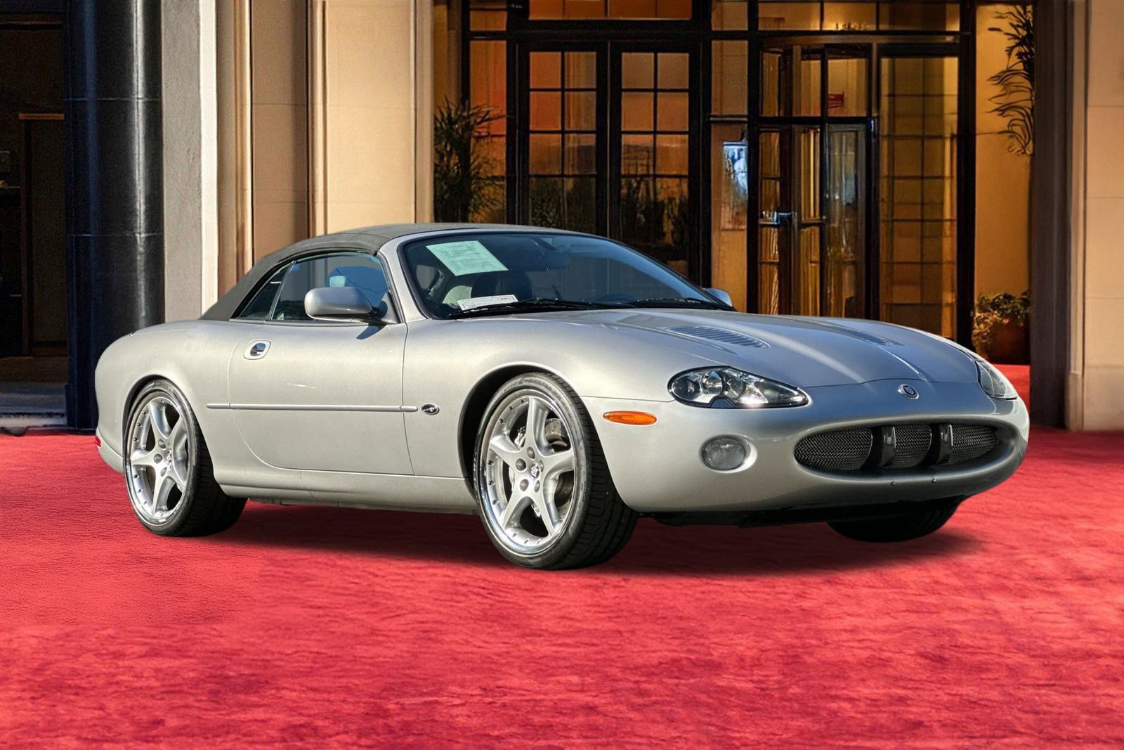 Used 2001 Jaguar XKR Convertible image 8