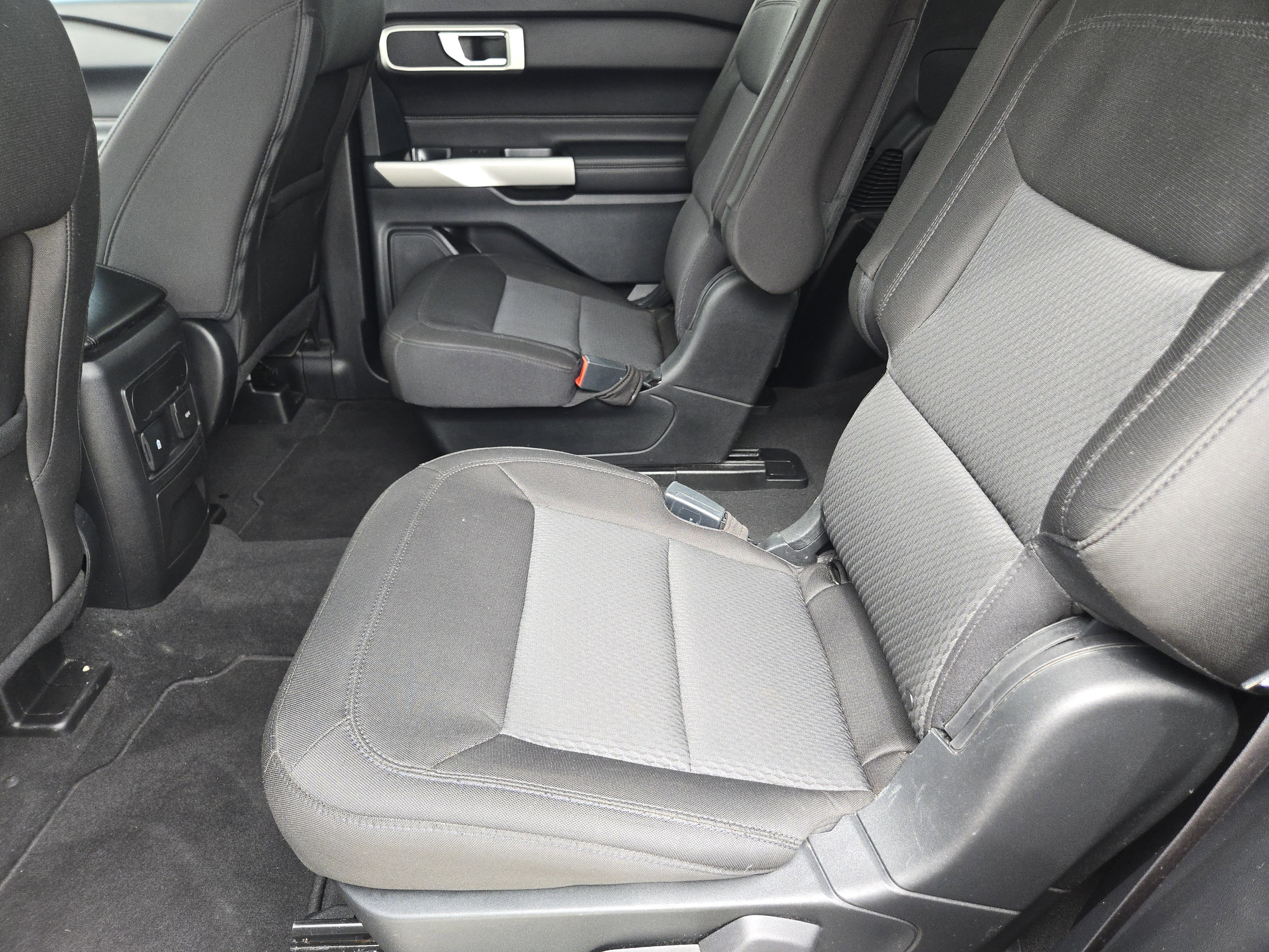 Used 2022 Ford Explorer XLT RWD image 29