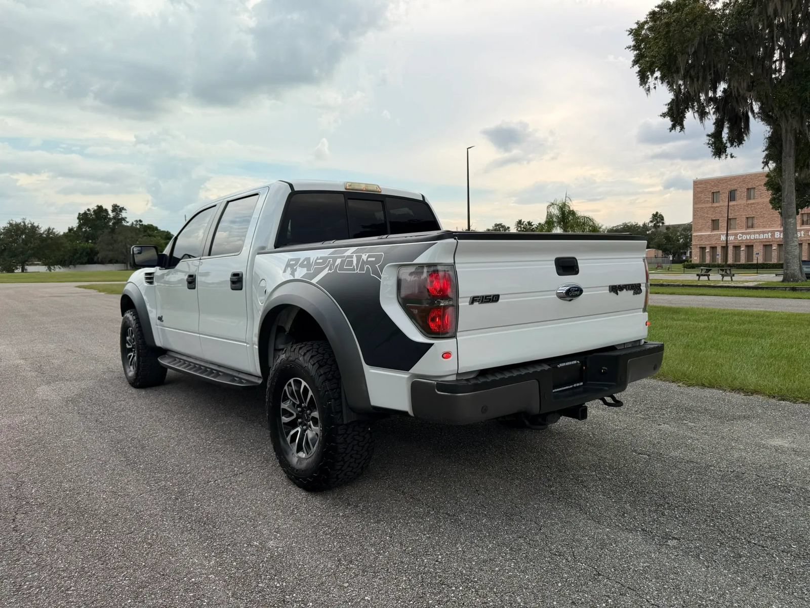 Used 2013 Ford F150 Raptor w/ Luxury Equipment Group AWD/4WD image 9