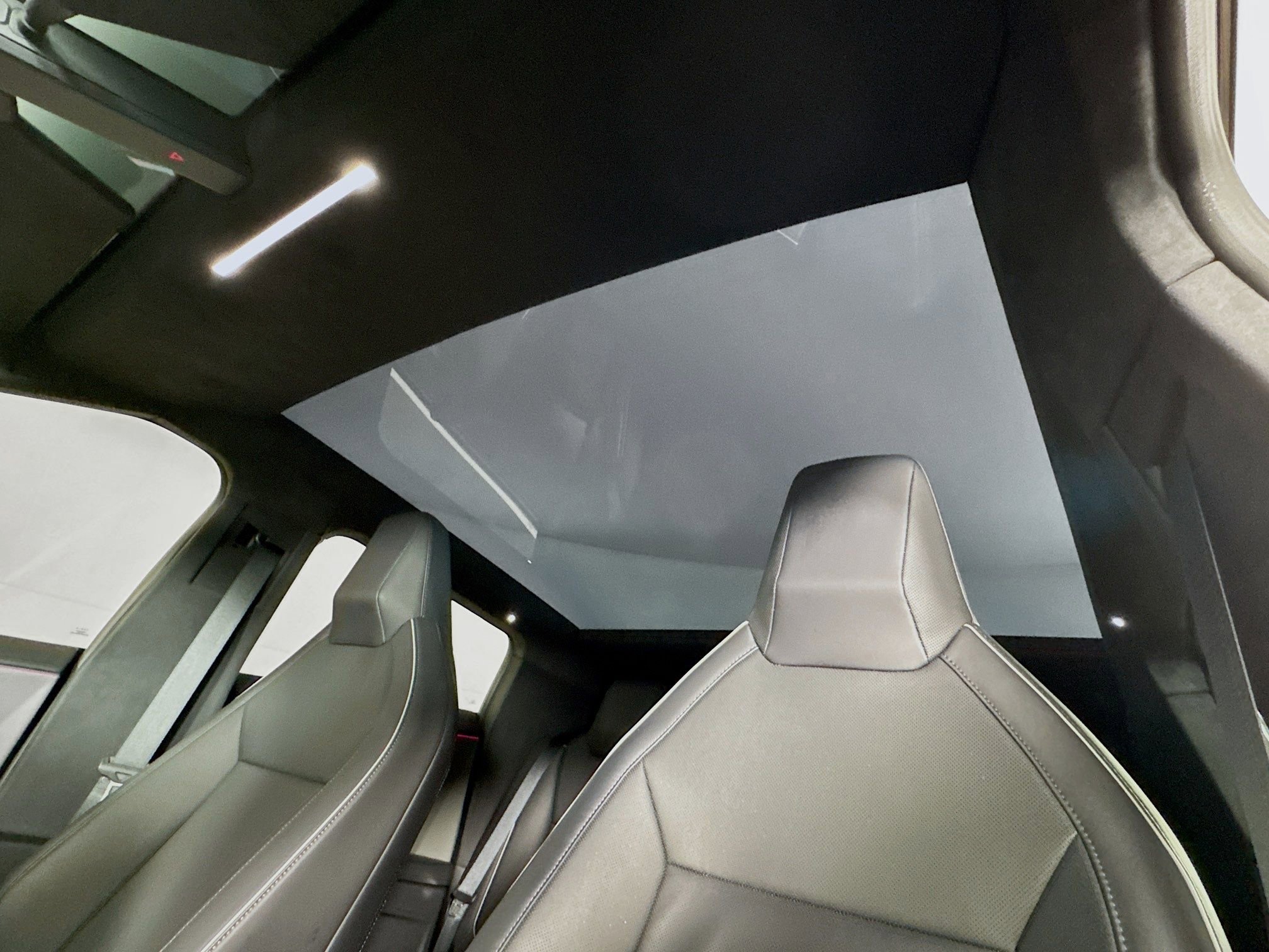 Used 2024 Tesla Cybertruck AWD Crew Cab image 15