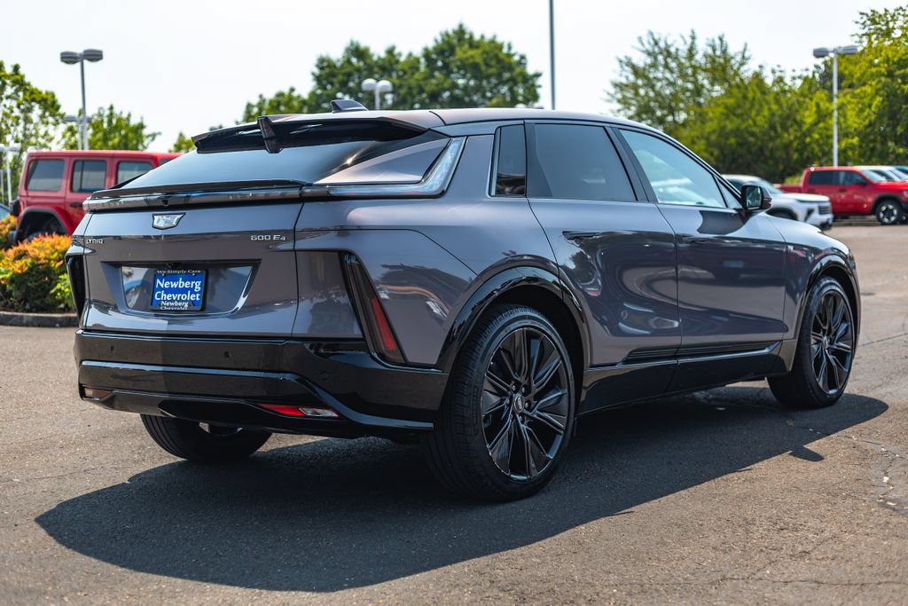 Used 2024 Cadillac Lyriq Sport AWD/4WD image 7