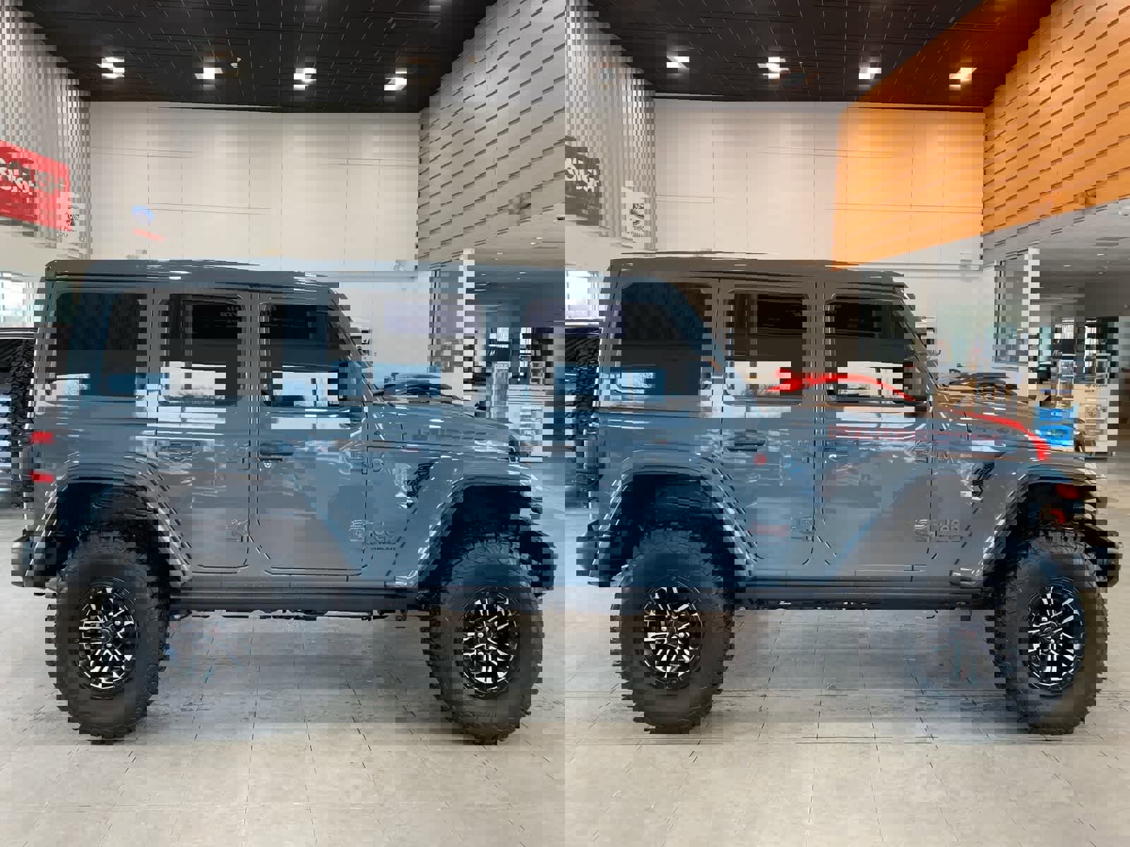 Used 2024 Jeep Wrangler Unlimited Rubicon image 6