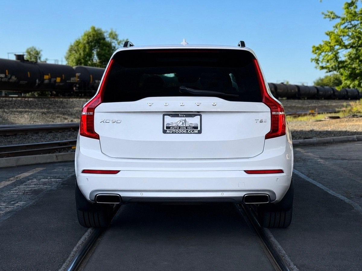 Used 2017 Volvo XC90 T6 Momentum w/ Vision Package AWD/4WD image 4