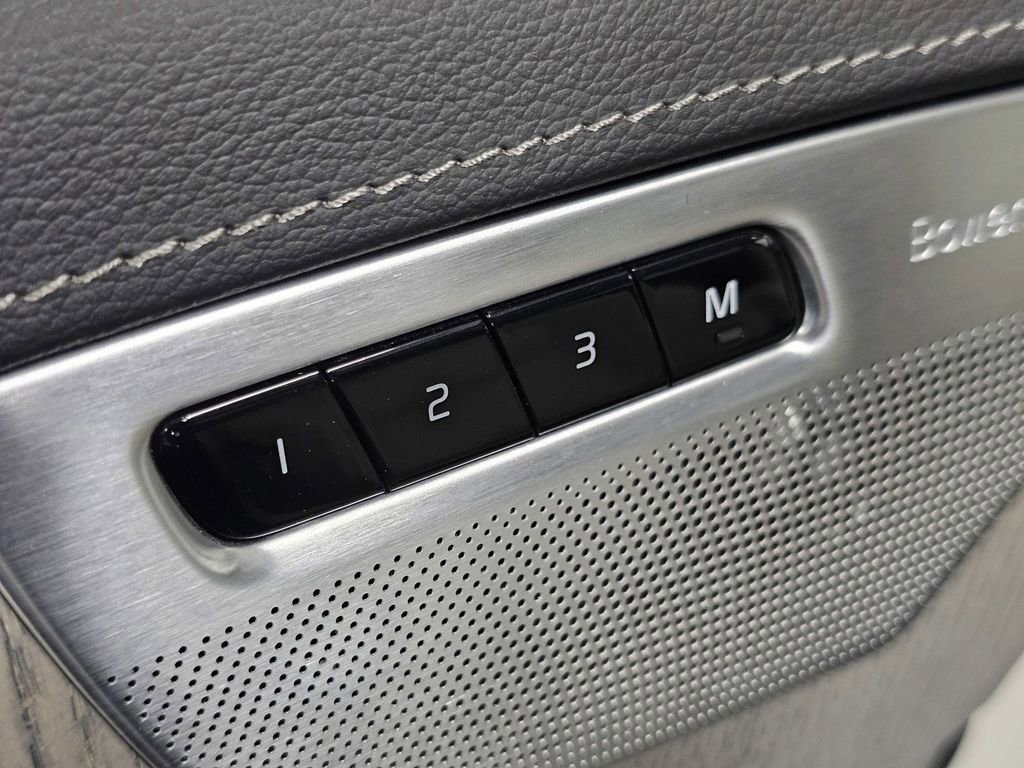 Used 2025 Volvo XC90 T8 Ultra image 27
