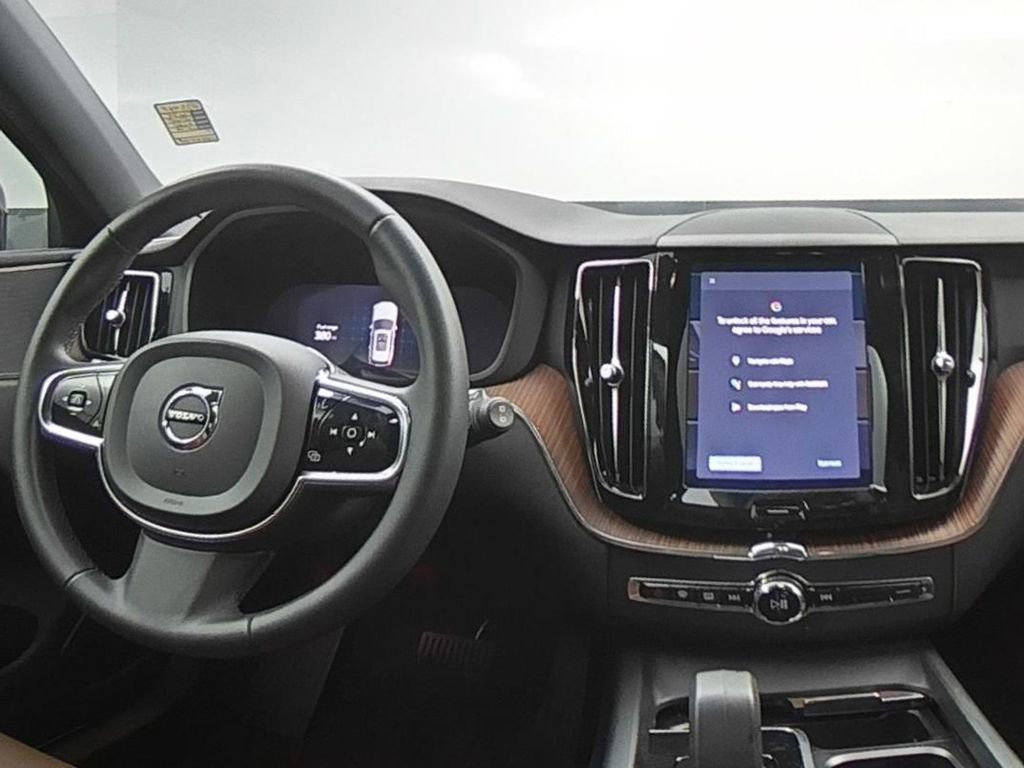 Used 2024 Volvo XC60 B5 Plus w/ Protection Package Premier image 18