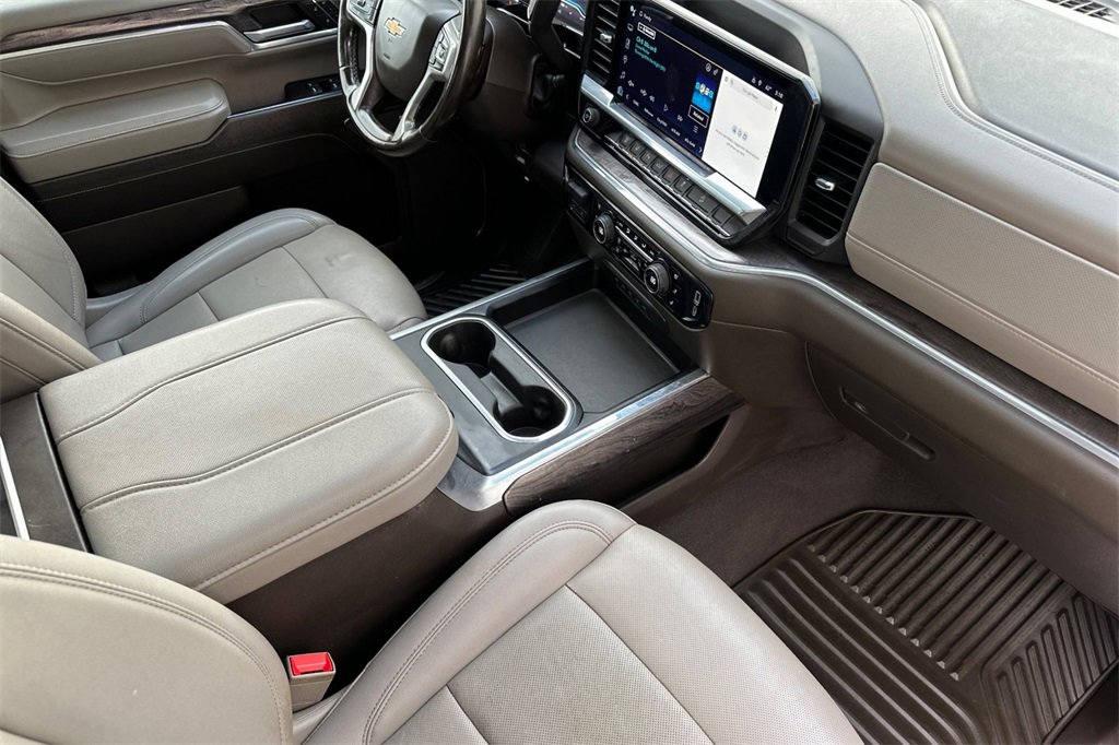 Used 2024 Chevrolet Silverado 3500 LTZ w/ LTZ Convenience Package image 16