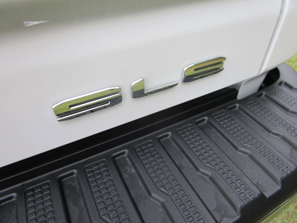 New 2026 GMC Sierra 2500 SLE w/ SLE Value Package; image 11
