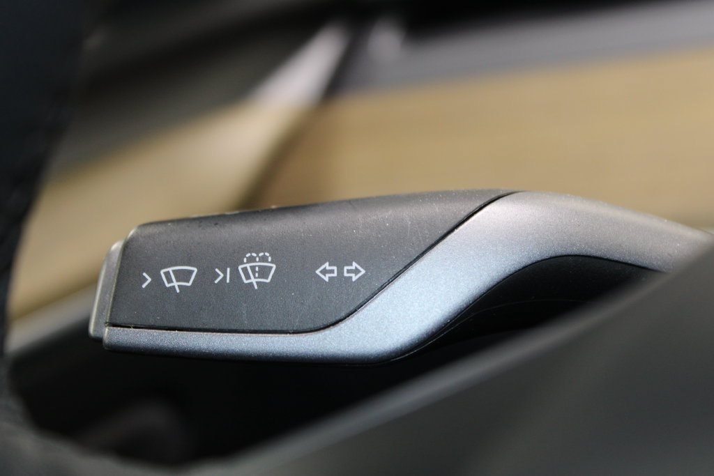 Used 2023 Tesla Model Y Long Range AWD/4WD image 35