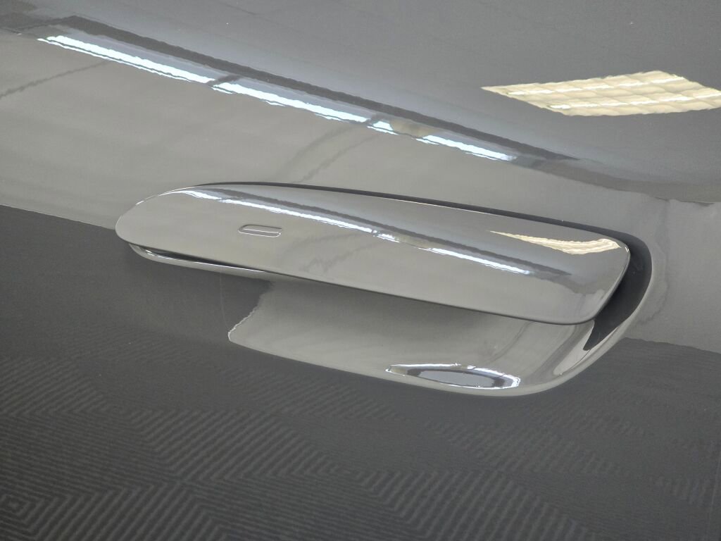 New 2025 Porsche Taycan image 23