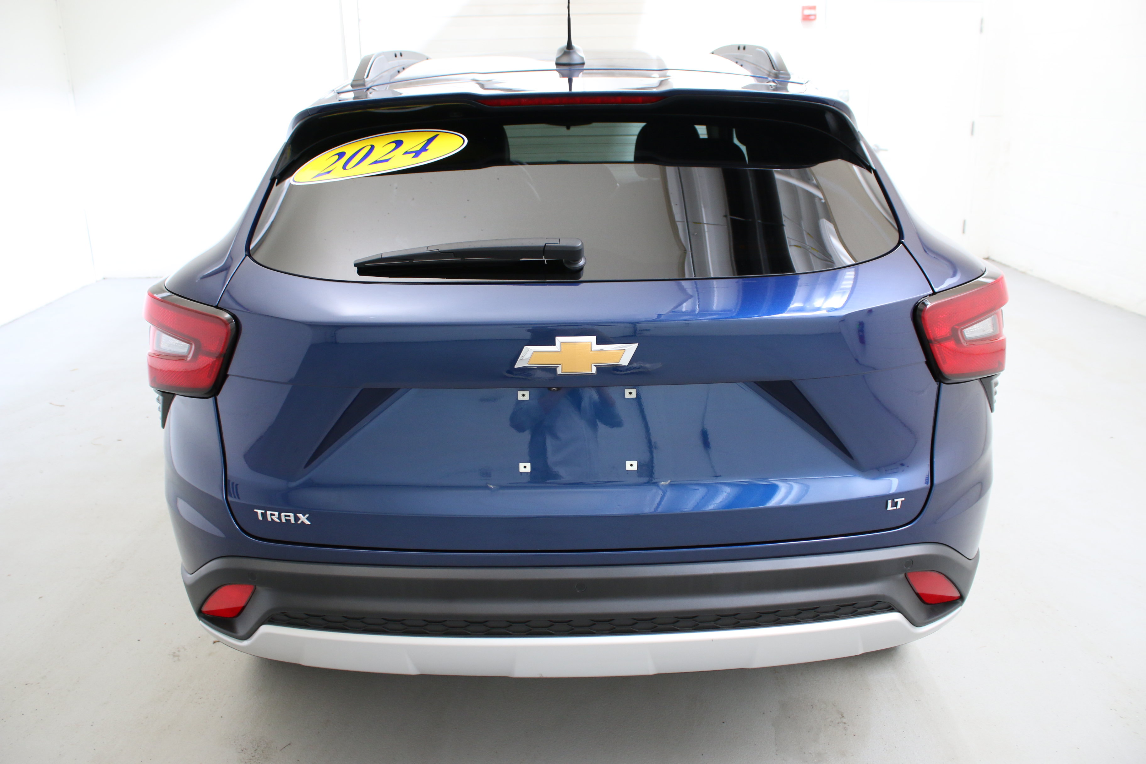 Used 2024 Chevrolet Trax LT w/ Driver Confidence Package FWD image 8