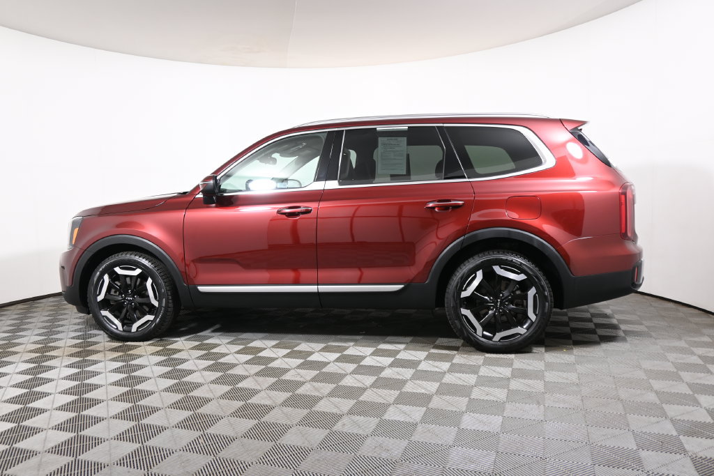 Used 2024 Kia Telluride S AWD/4WD image 2