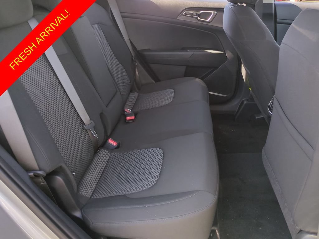 Used 2025 Kia Sportage LX AWD/4WD image 25