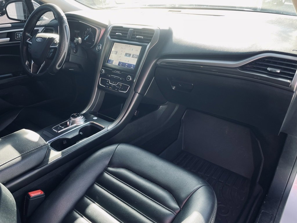 Used 2019 Ford Fusion SEL image 28