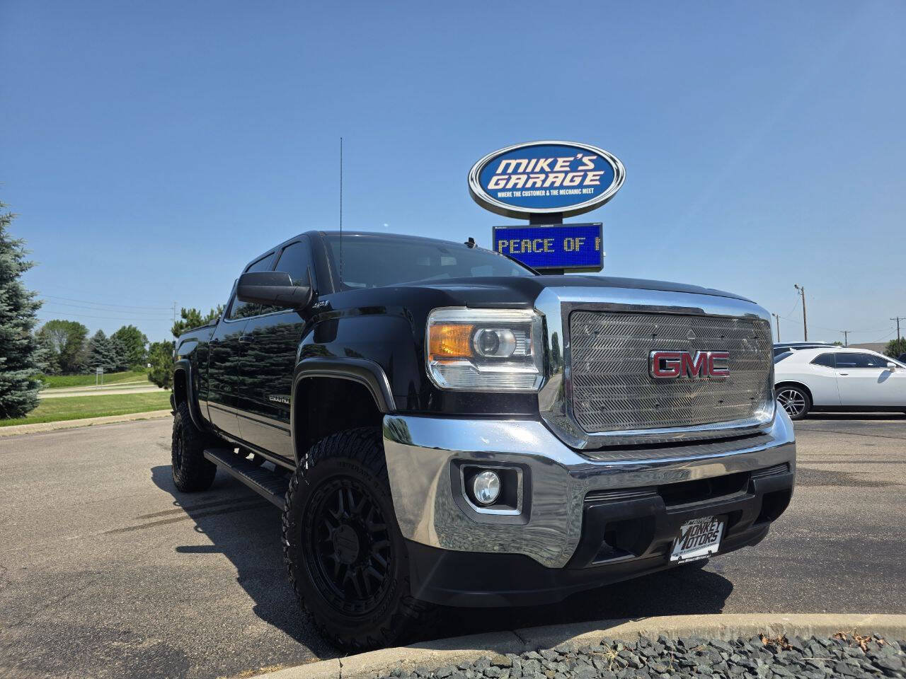 Used 2015 GMC Sierra 2500 SLE AWD/4WD image 2