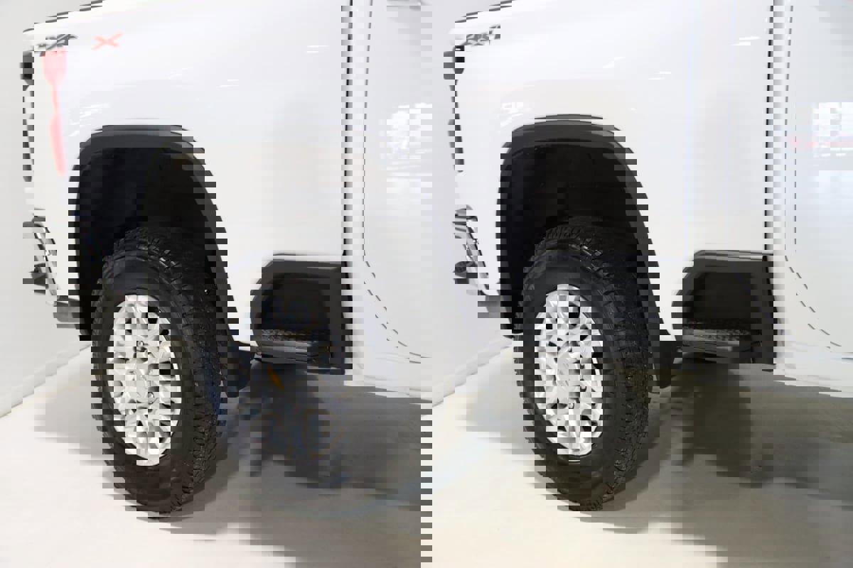 Used 2024 Chevrolet Silverado 2500 LTZ image 7