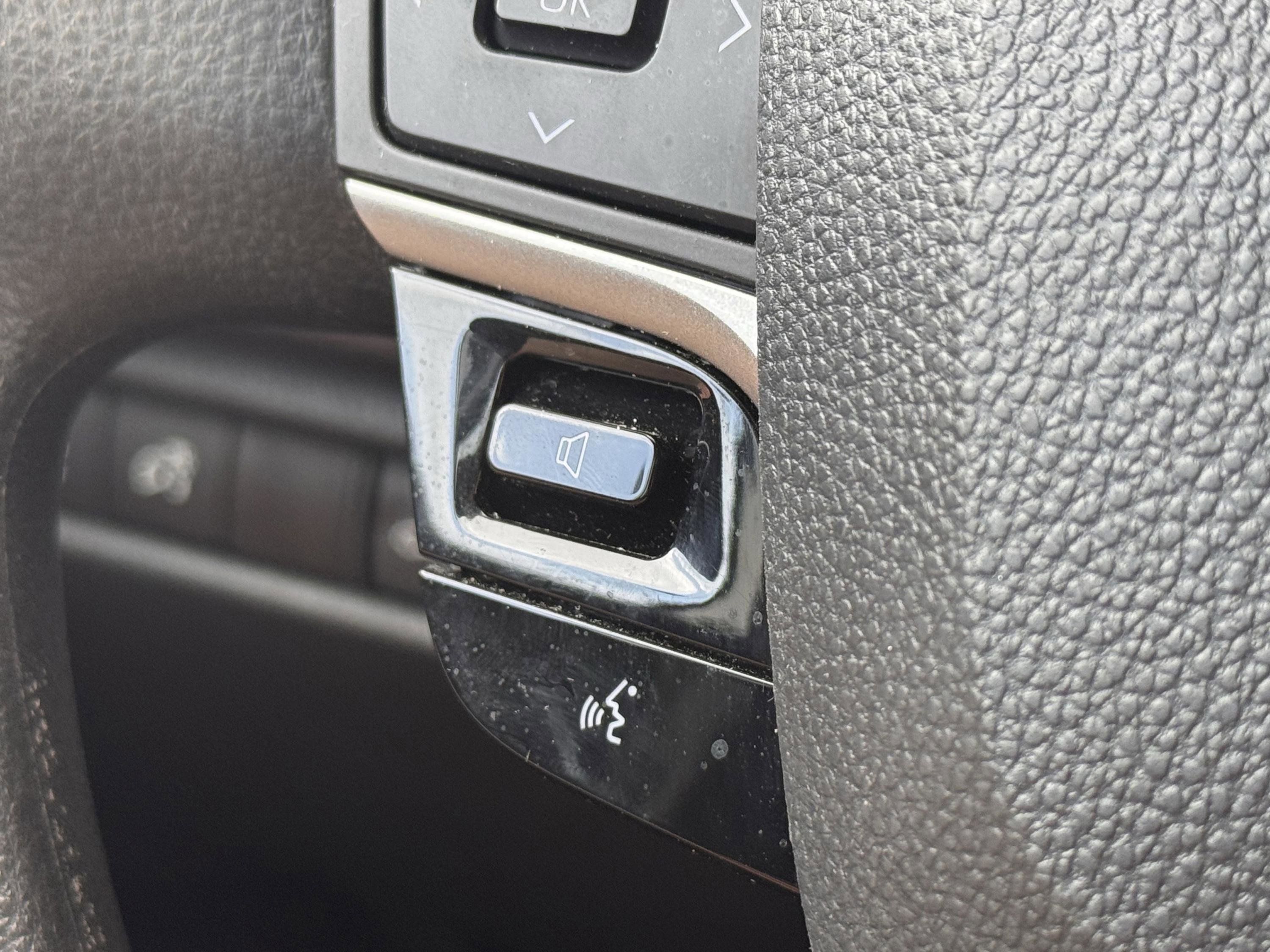 Used 2025 Toyota Camry LE FWD image 10