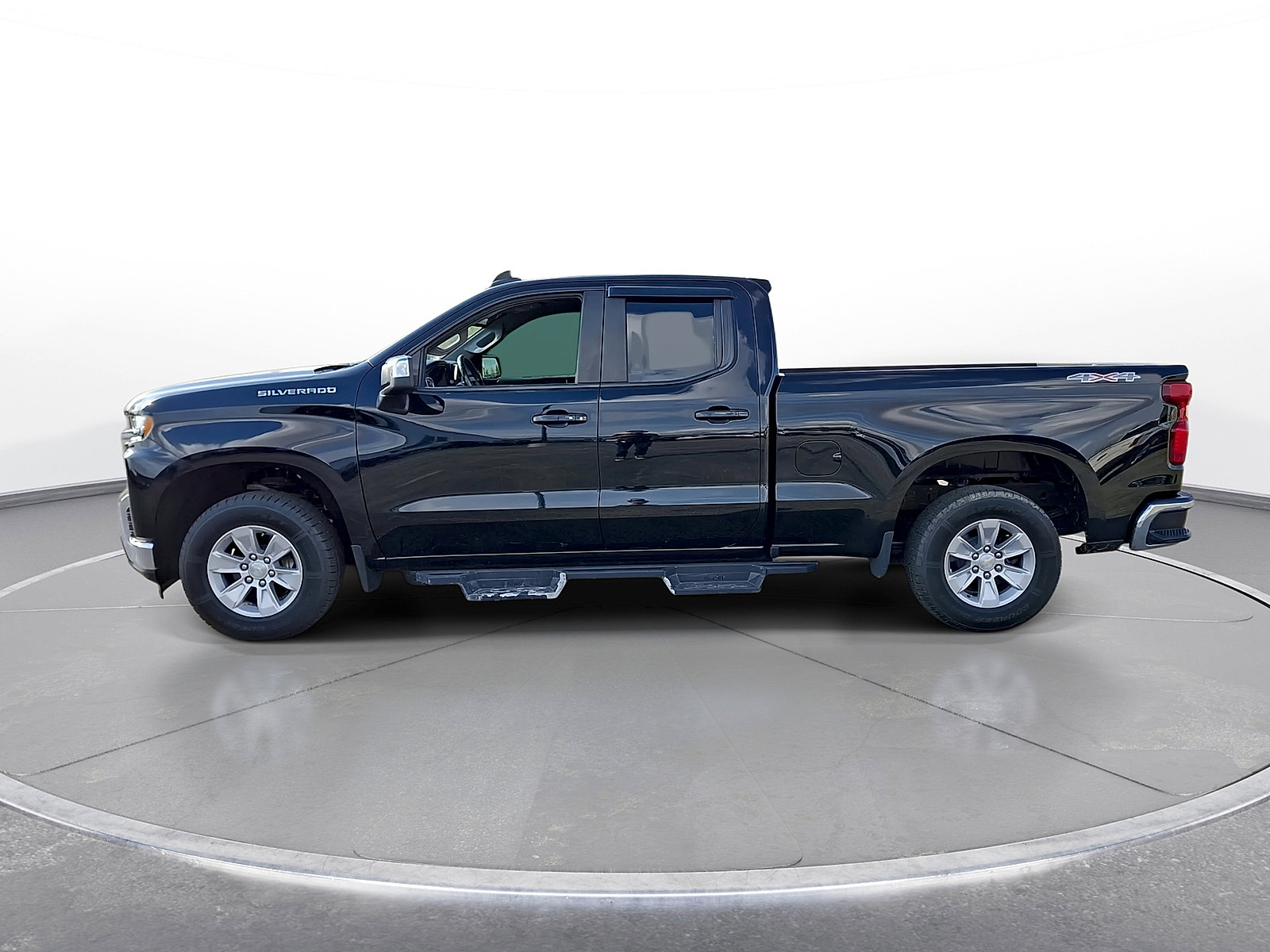 Used 2021 Chevrolet Silverado 1500 LT AWD/4WD image 5