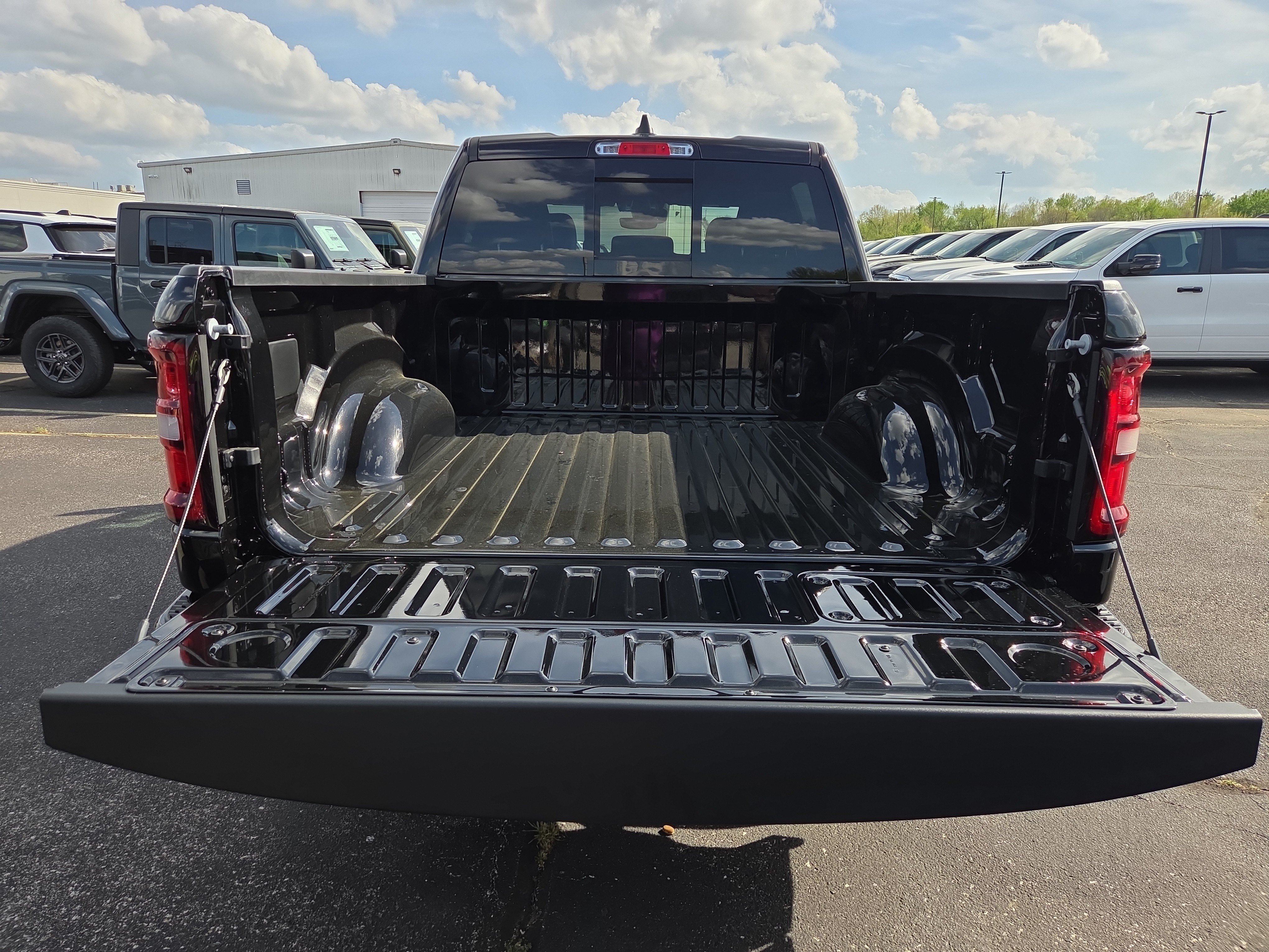 New 2026 RAM 1500 Laramie w/ Night Edition AWD/4WD image 8