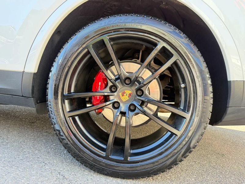 Used 2021 Porsche Cayenne Coupe AWD/4WD image 35