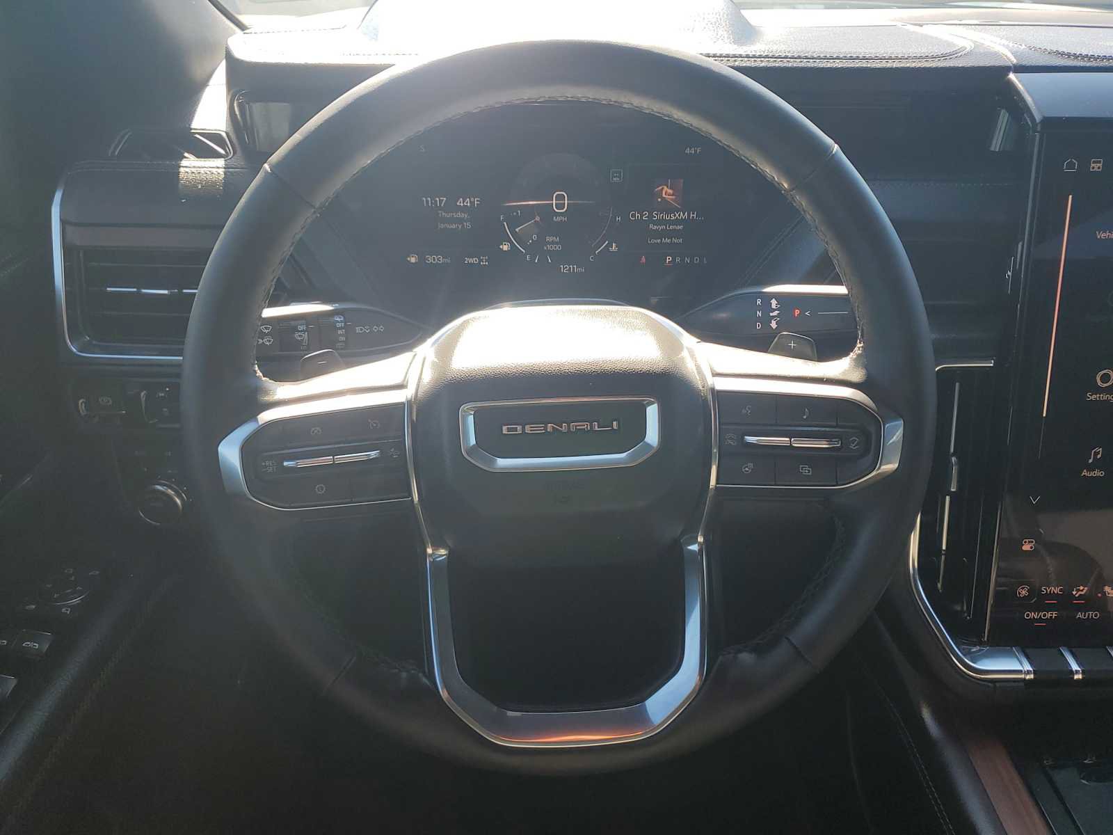 Used 2025 GMC Yukon Denali image 11